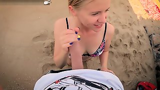 Blowjob on the beach - doggystyle in..