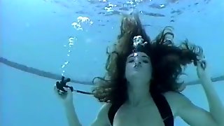 Bridgette underwater