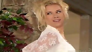 A wedding photographer fucks the happy..