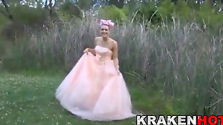 Krakenhot - Public BDSM with a Hard Bride