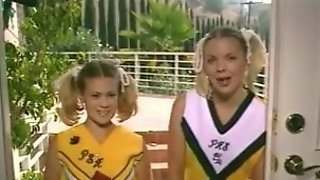 Cheerleaders Kristi and Teri Starr..